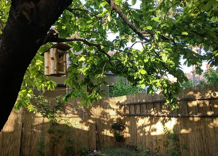 Cseresznyes Apartment *